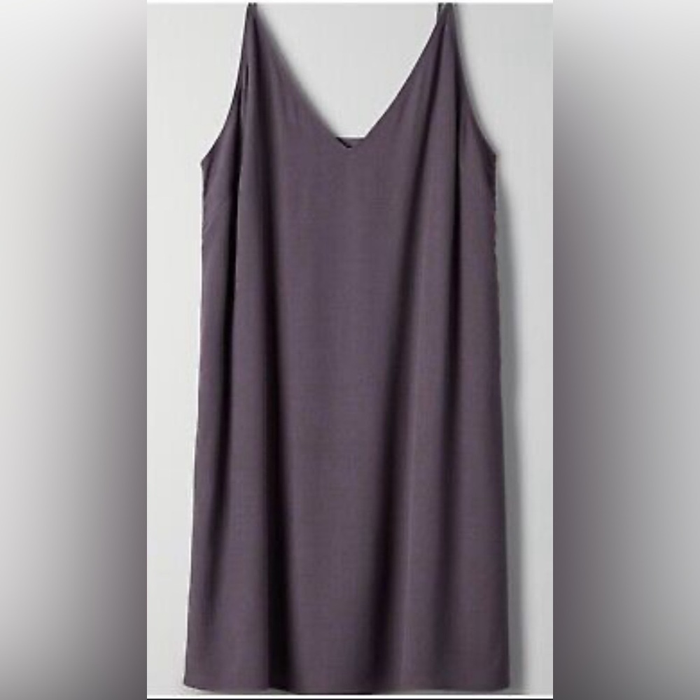 ARITZIA Wilfred Free Vivienne Slip Camisole Dress Spaghetti Adjustable Strap